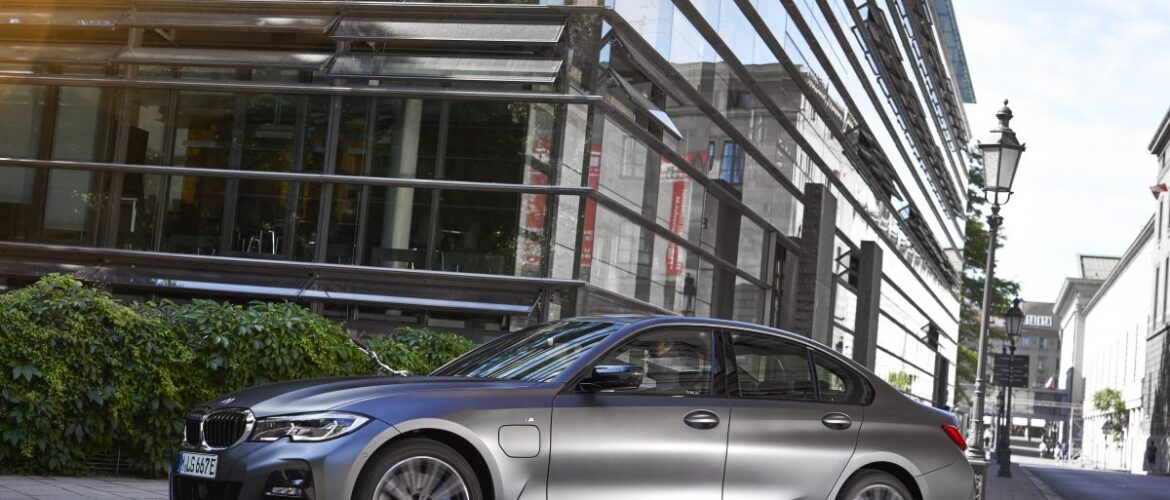 Nuevos modelos híbridos enchufables de acceso en BMW Serie 3 y BMW Serie 5: Precios para España.