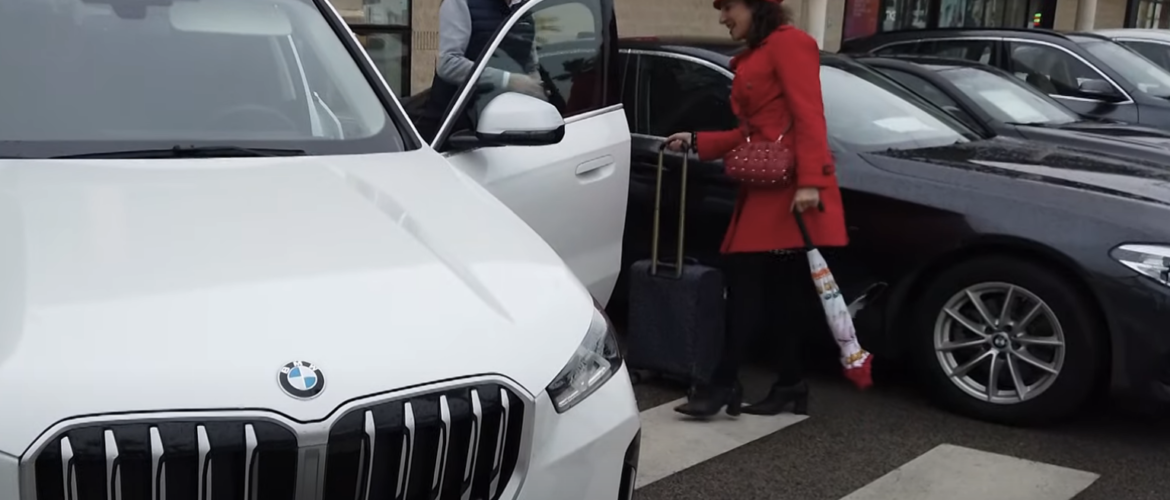 Viviendo de lujo en Cádiz: la magia de la Caleta con el nuevo BMW X1.